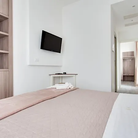 Nadir Hotel 3*
